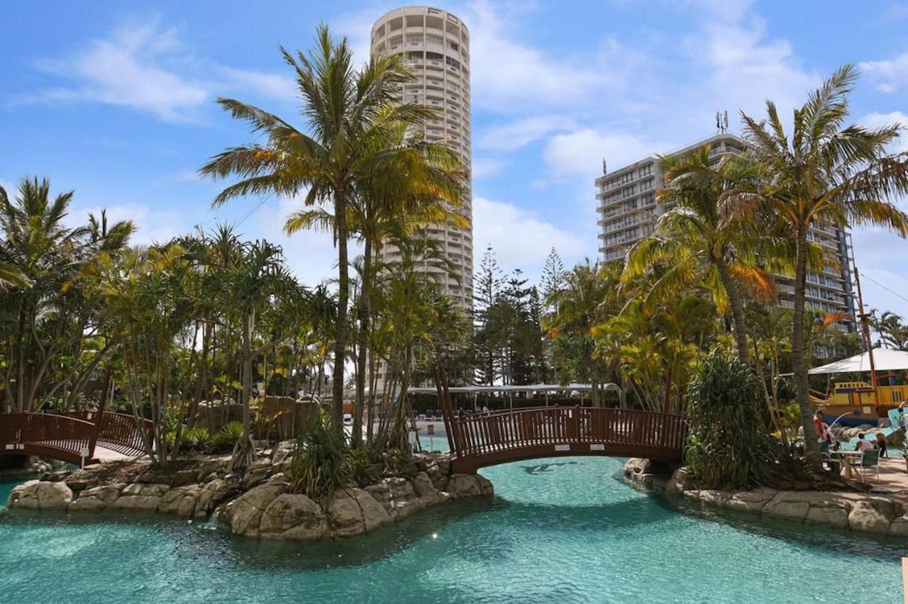 Holiday Holiday Crown Towers Gold Coast Kültér fotó